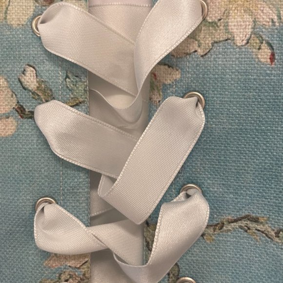 Fashionable Corsets - Picture 10 of 11